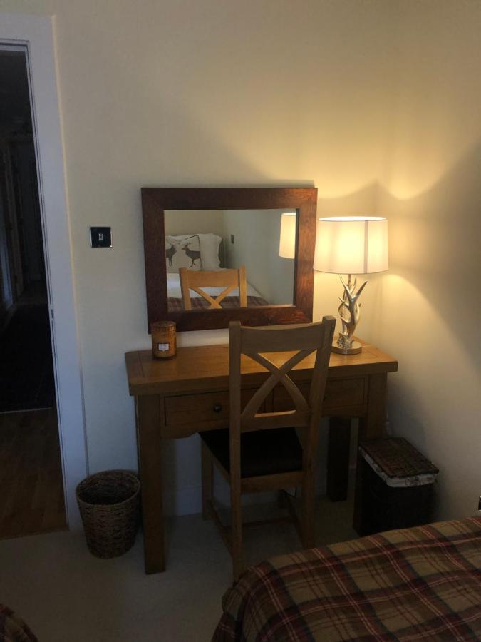 Loch Ness Moat House Apartments Fort Augustus Exterior photo