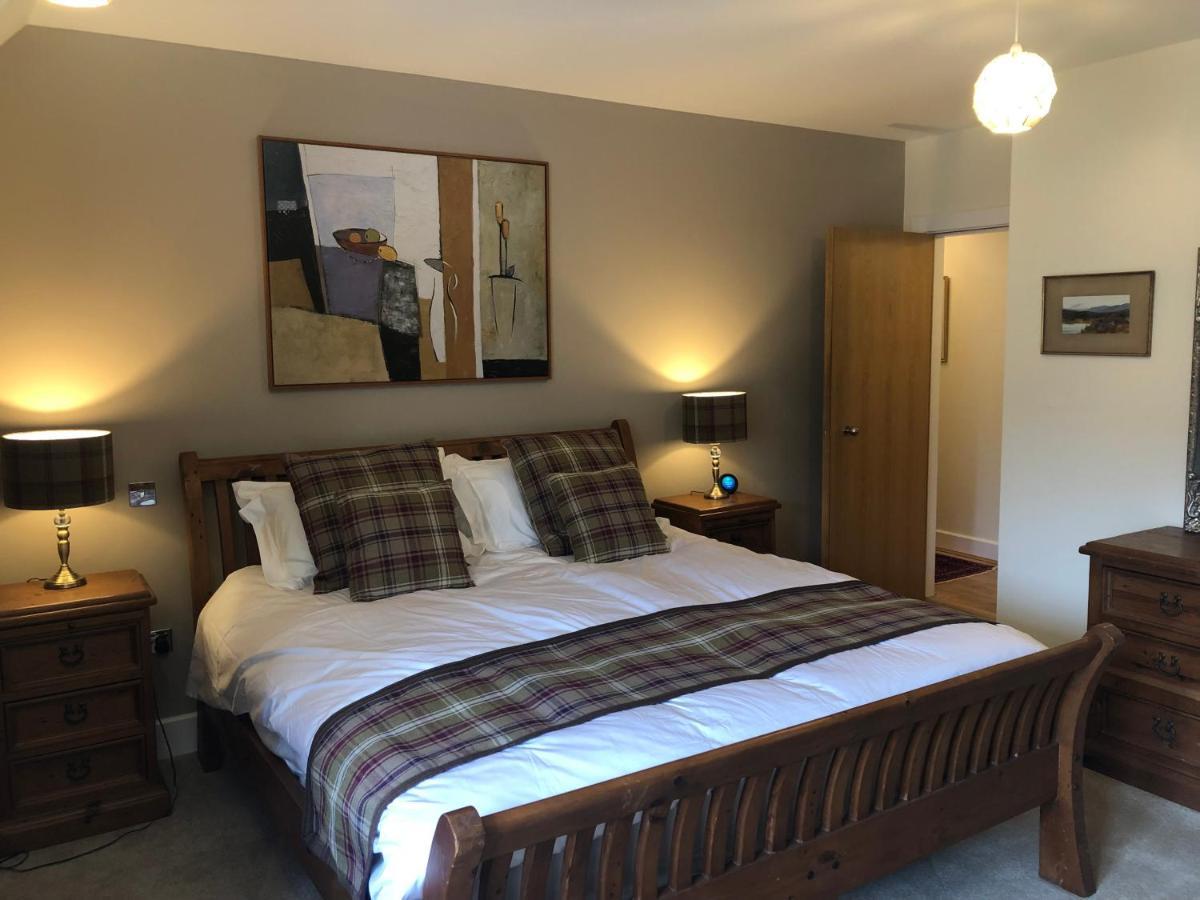 Loch Ness Moat House Apartments Fort Augustus Exterior photo